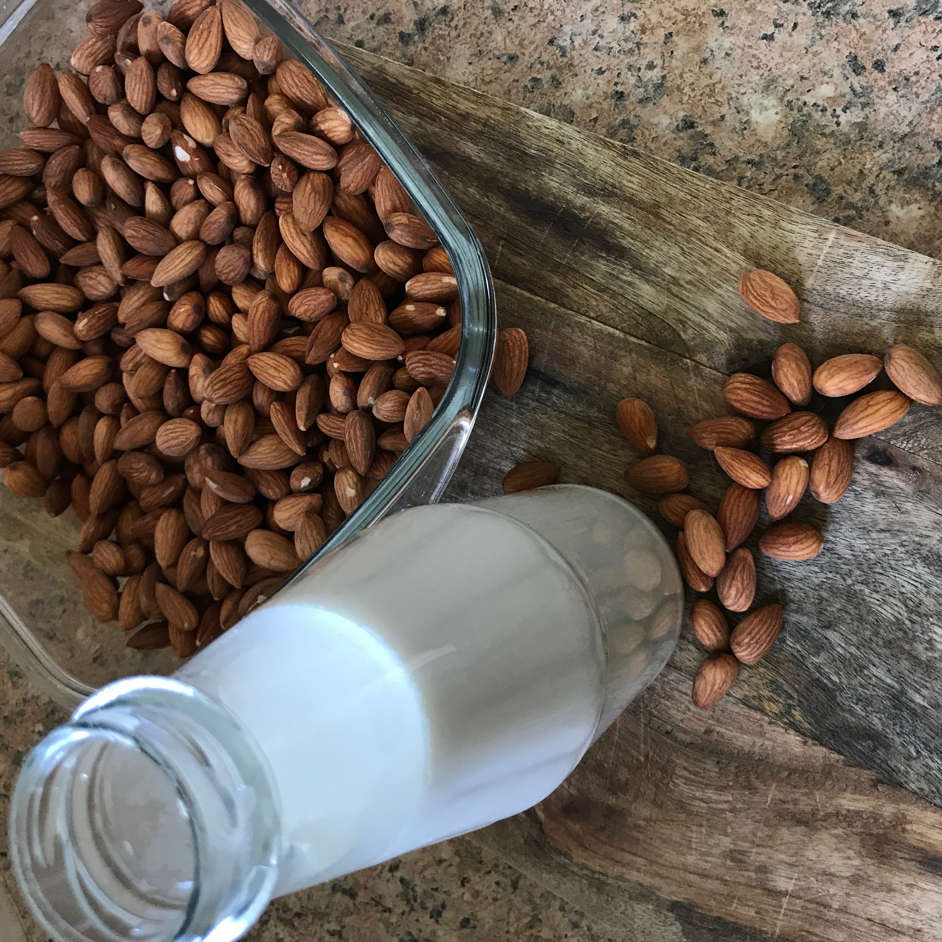 Weeky Tip: Raw Almond Milk